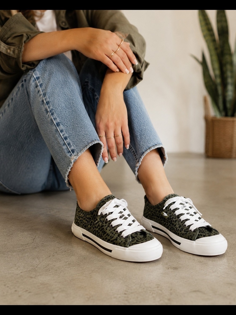 Rocket Dog Leopard Print Sneakers Size 7.5 Olive White Lace Up Casual Low Tops